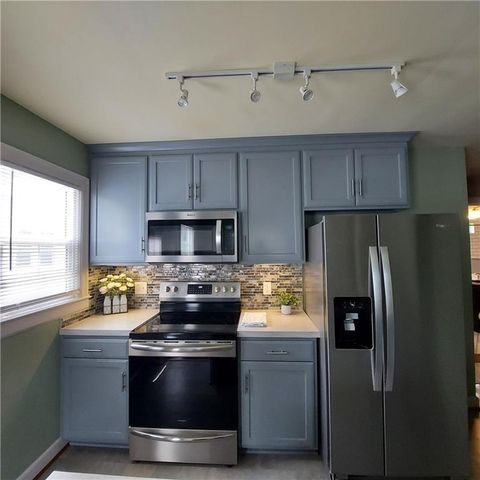 520 N Pleasant Street, Independence, MO 64050