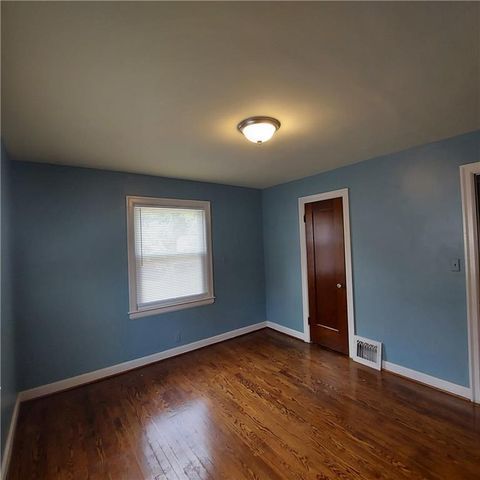 520 N Pleasant Street, Independence, MO 64050