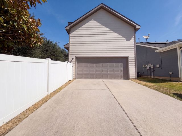 1700 Forsythe Drive, Savannah, TX 76227