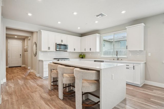 1292 Seneca Cir, El Dorado Hills, CA 95762