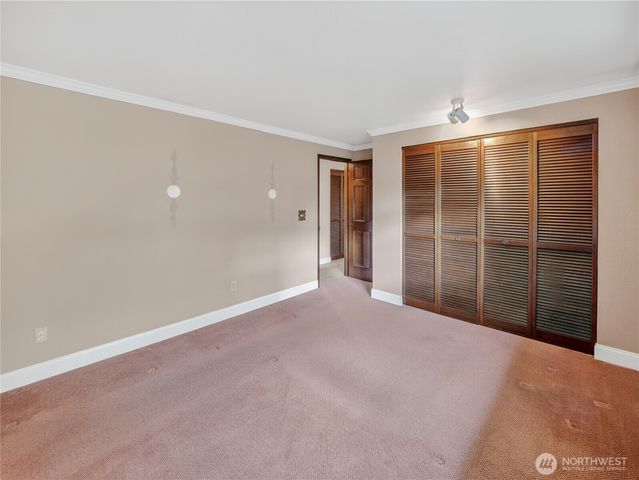 43810 244th Avenue SE, Enumclaw, WA 98022