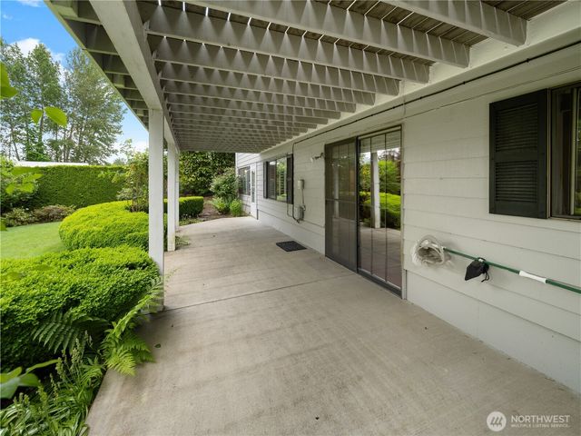 43810 244th Avenue SE, Enumclaw, WA 98022