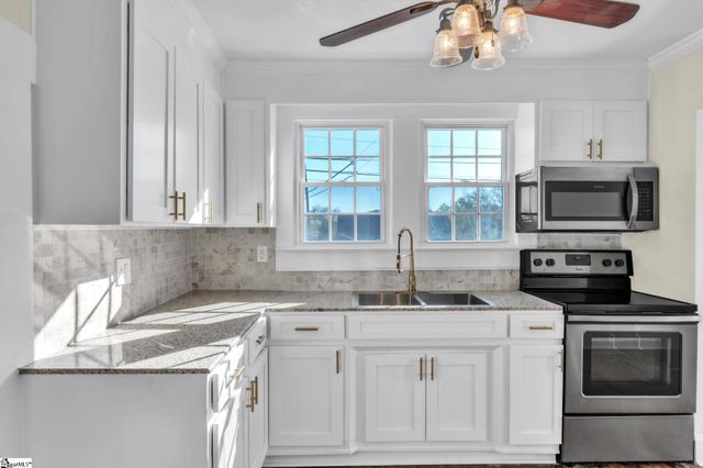 4 Walnut Street, Startex, SC 29377