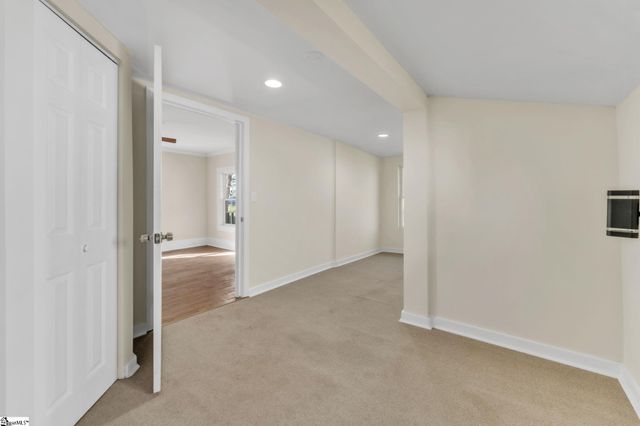 4 Walnut Street, Startex, SC 29377