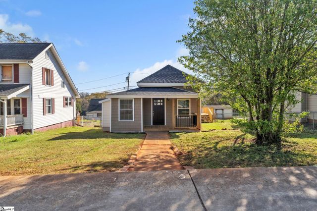 4 Walnut Street, Startex, SC 29377
