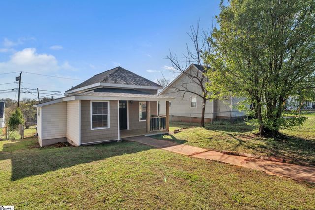 4 Walnut Street, Startex, SC 29377