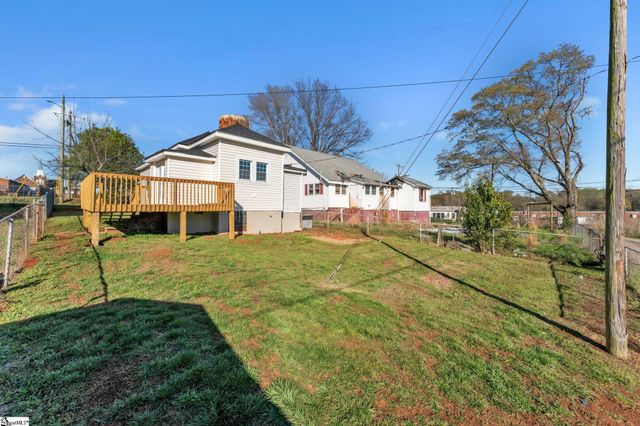 4 Walnut Street, Startex, SC 29377