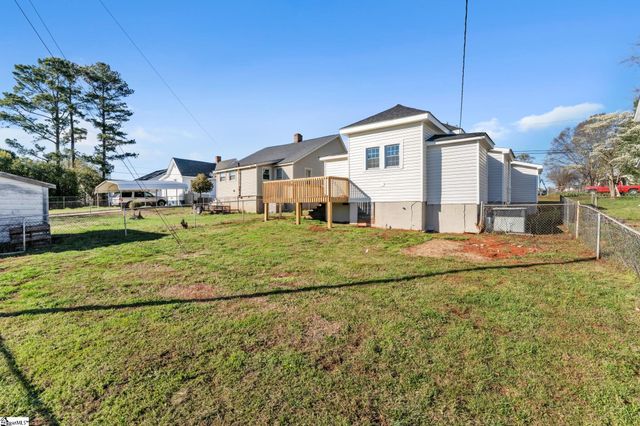 4 Walnut Street, Startex, SC 29377