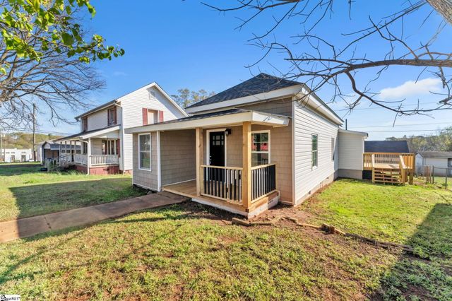 4 Walnut Street, Startex, SC 29377