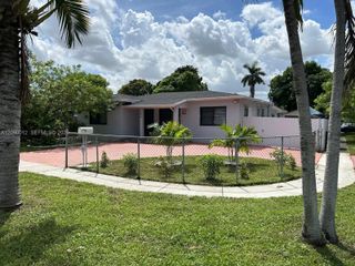 698 W 15th Street, Hialeah, FL 33010