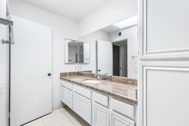 35801 Paseo Circulo W, Cathedral City, CA 92234