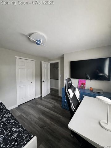 20041 Abrahm Street, Clinton Township, MI 48035