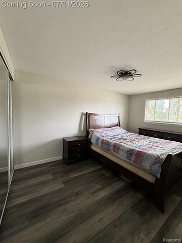 20041 Abrahm Street, Clinton Township, MI 48035