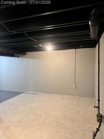 20041 Abrahm Street, Clinton Township, MI 48035