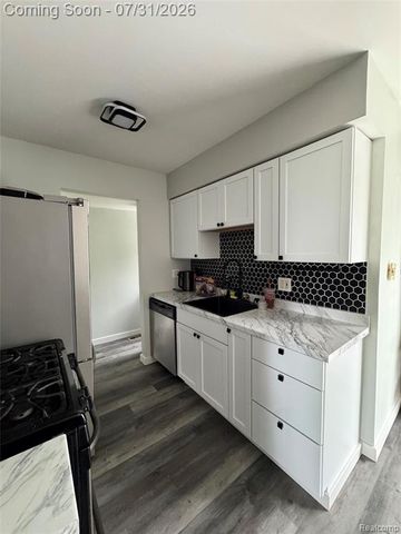 20041 Abrahm Street, Clinton Township, MI 48035