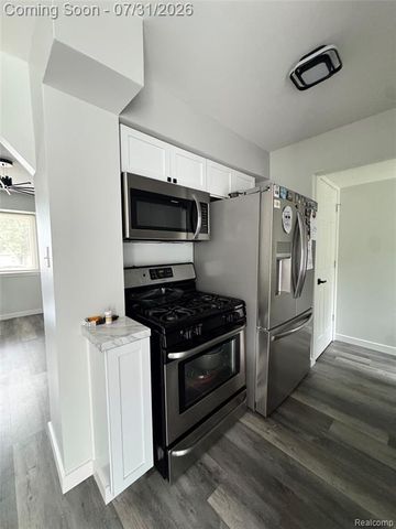 20041 Abrahm Street, Clinton Township, MI 48035