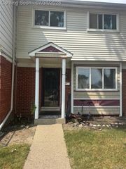 20041 Abrahm Street, Clinton Township, MI 48035