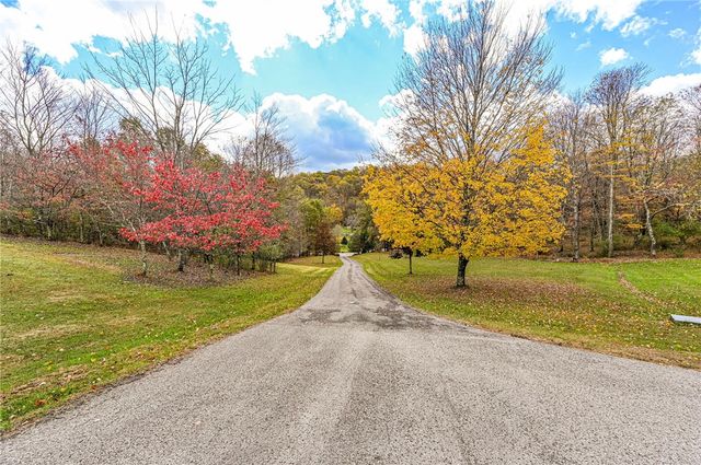 120 YOUNGSTOWN RIDGE RD, Ligonier Twp, PA 15658