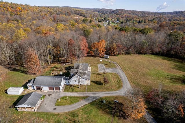 120 YOUNGSTOWN RIDGE RD, Ligonier Twp, PA 15658