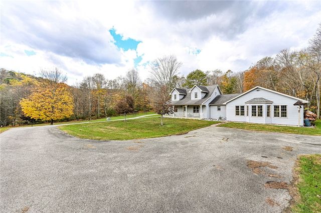 120 YOUNGSTOWN RIDGE RD, Ligonier Twp, PA 15658