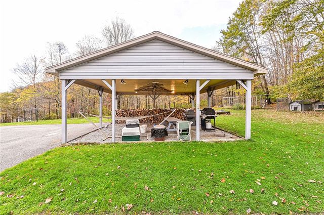 120 YOUNGSTOWN RIDGE RD, Ligonier Twp, PA 15658