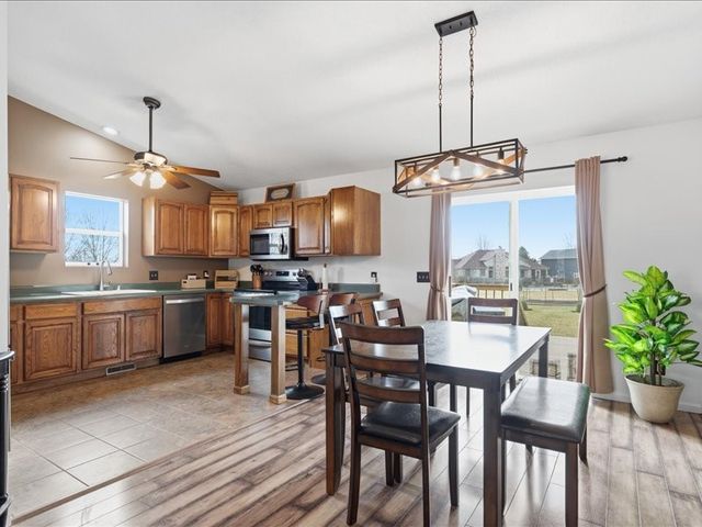 350 Fox Run Drive, North Liberty, IA 52317