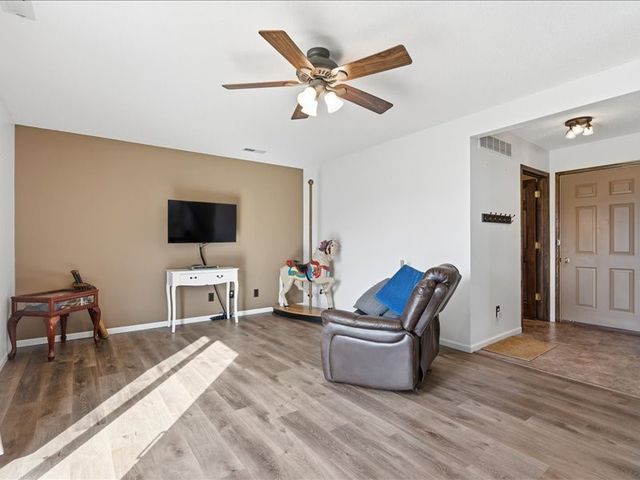 350 Fox Run Drive, North Liberty, IA 52317