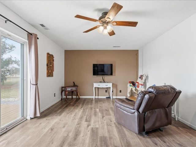 350 Fox Run Drive, North Liberty, IA 52317