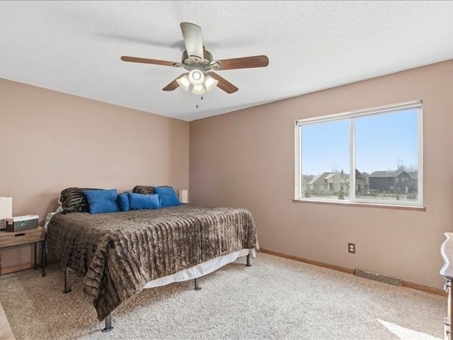 350 Fox Run Drive, North Liberty, IA 52317