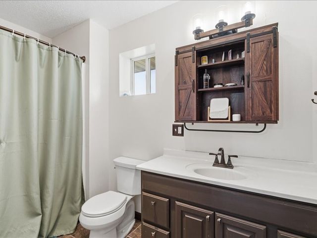 350 Fox Run Drive, North Liberty, IA 52317