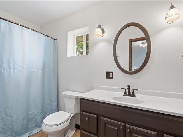 350 Fox Run Drive, North Liberty, IA 52317