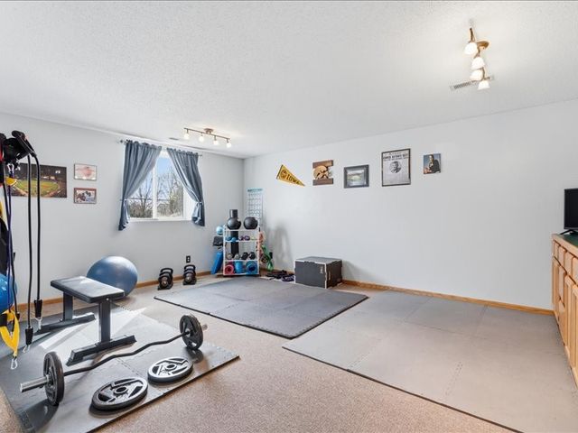 350 Fox Run Drive, North Liberty, IA 52317