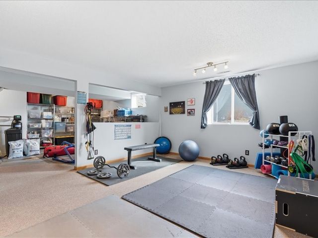 350 Fox Run Drive, North Liberty, IA 52317