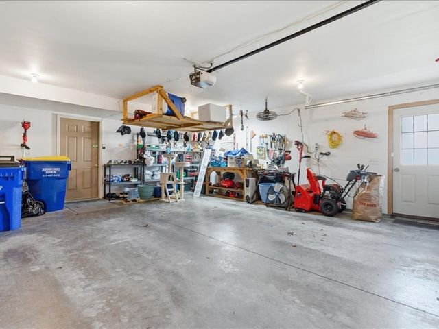 350 Fox Run Drive, North Liberty, IA 52317