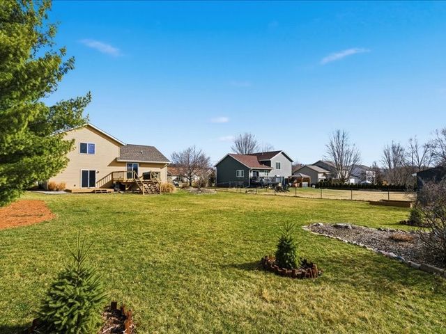 350 Fox Run Drive, North Liberty, IA 52317