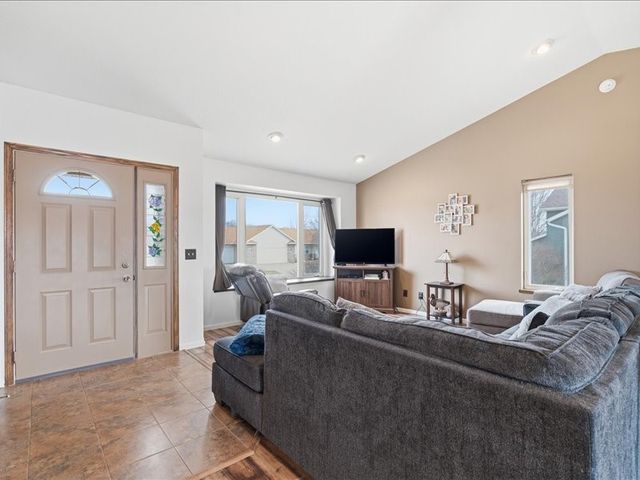 350 Fox Run Drive, North Liberty, IA 52317