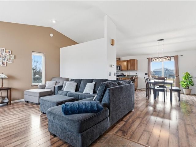 350 Fox Run Drive, North Liberty, IA 52317