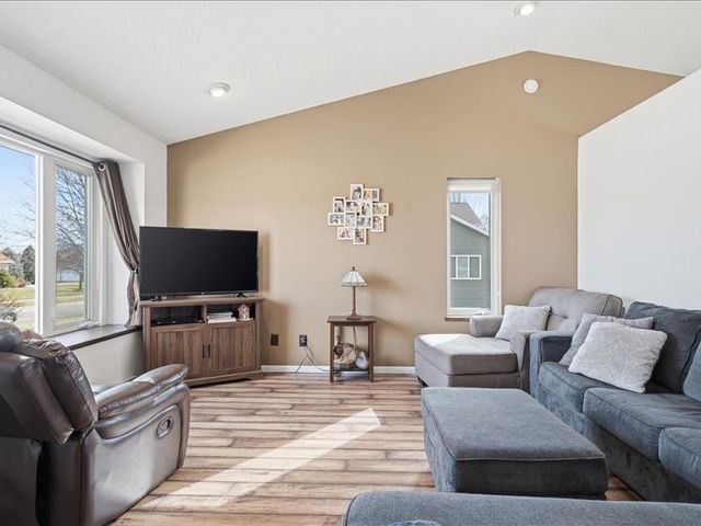 350 Fox Run Drive, North Liberty, IA 52317