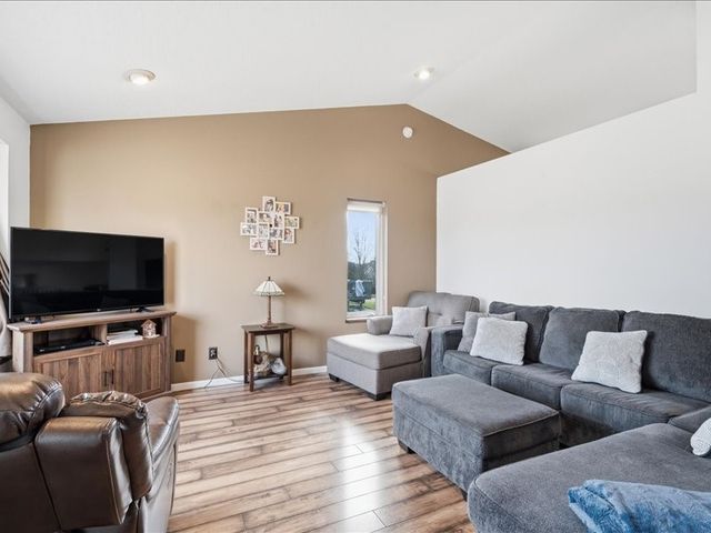 350 Fox Run Drive, North Liberty, IA 52317