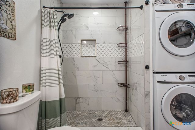 807 W Dallas Avenue, Seadrift, TX 77983