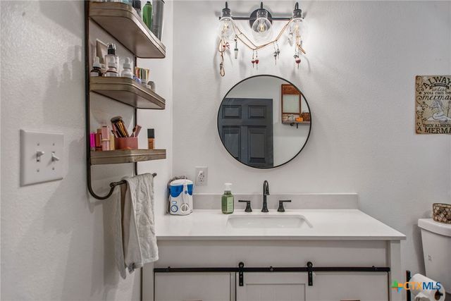 807 W Dallas Avenue, Seadrift, TX 77983