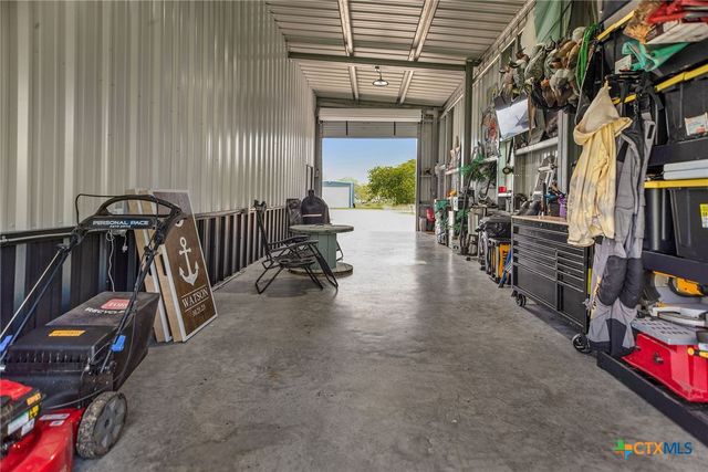 807 W Dallas Avenue, Seadrift, TX 77983