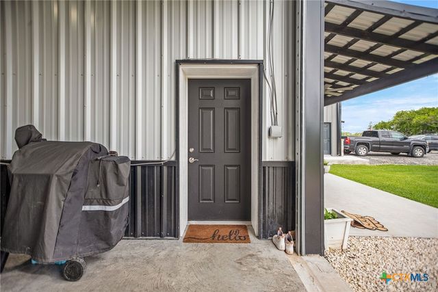 807 W Dallas Avenue, Seadrift, TX 77983