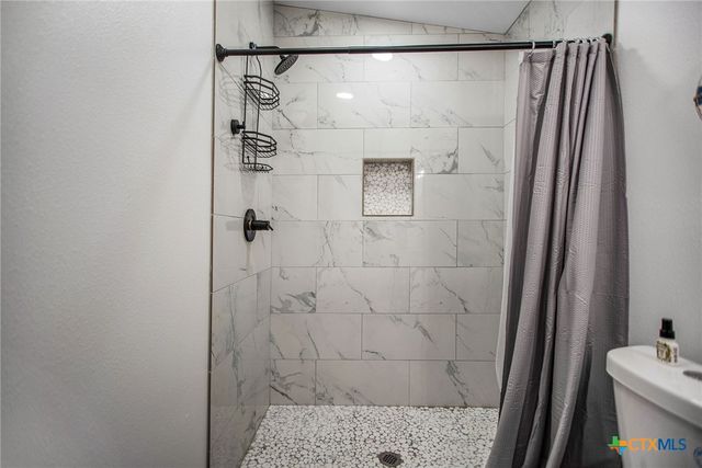 807 W Dallas Avenue, Seadrift, TX 77983