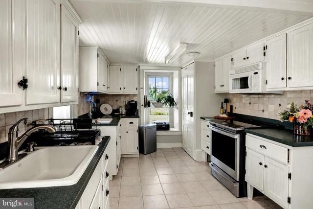 3440 PRICETOWN RD, Fleetwood, PA 19522