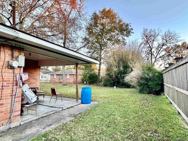 219 E Railroad St, Gonzales, LA 70737