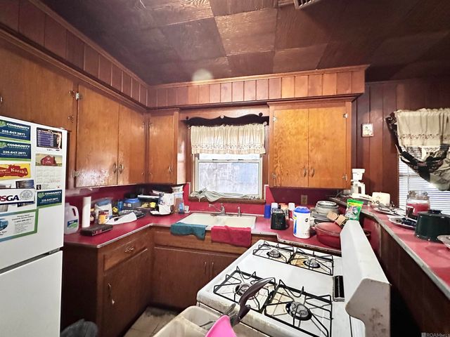 219 E Railroad St, Gonzales, LA 70737