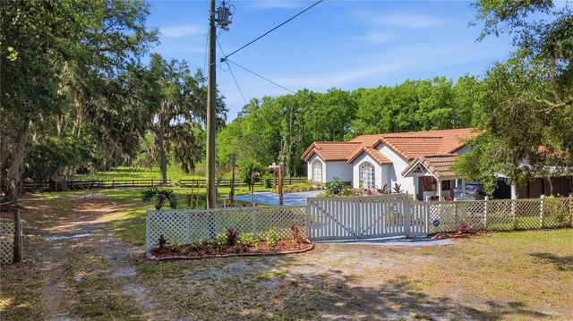 1898 BLACKWELDER ROAD, De Leon Springs, FL 32130