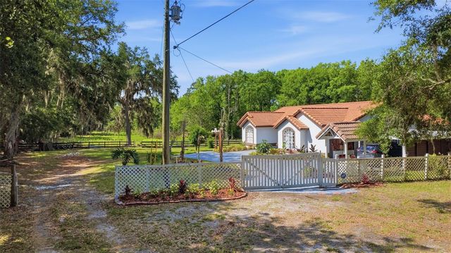 1898 BLACKWELDER ROAD, De Leon Springs, FL 32130