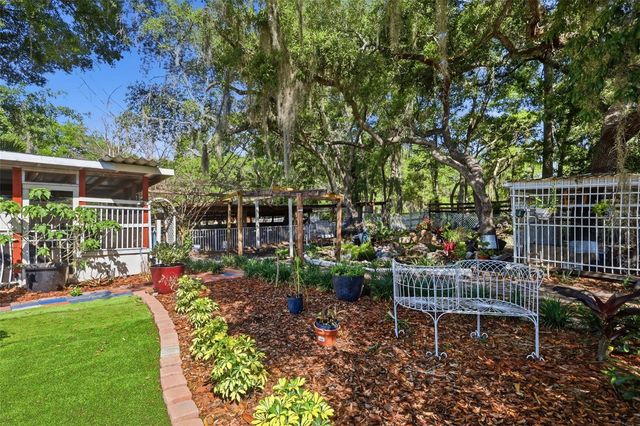1898 BLACKWELDER ROAD, De Leon Springs, FL 32130